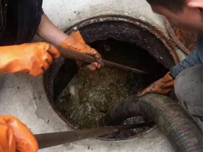 黄南清理化粪池时如何避免沼气的危害?